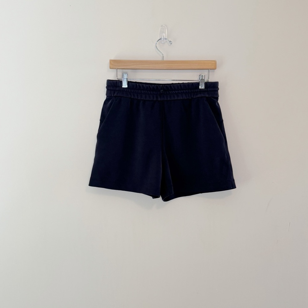 Lululemon Softstreme High-Rise Short 4" Black Size 6
